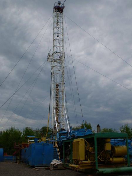 Anonymous sources in the Lakeville trailer park note that the abandoned drill rig is a popular climbing apparatus for the areas children [Photo via facebook]