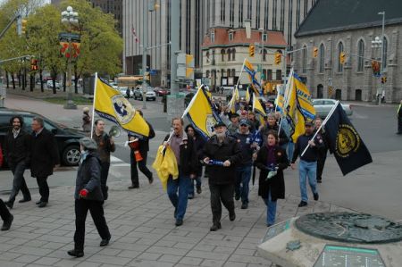 Denis Lemelin and CUPW members [Photo: CUPW]