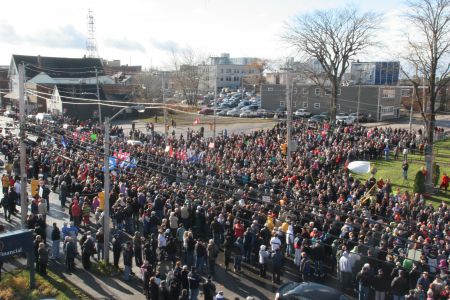 Close to 3,000 veterans and their allies showed up in Sydney to rally against their Veterans Affairs office slated closure. [Photo: Miles Howe]