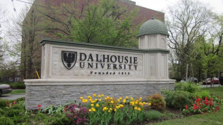 150 Dalhousie postdoc researchers overwhelmingly voted to join a union.  PSAC organizer Dave Shaw talks about the issues that were behind the successful union drive.