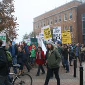 The crowd, roughly 500 strong at that time, leaves the Farmers Market and sets off for Parade Square.  Photo Robert Devet