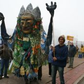 Largest costume.  Photo Robert Devet