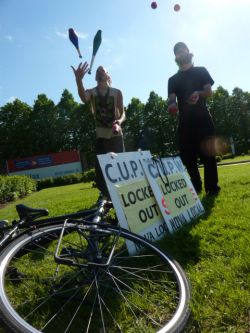 Devo and Mike, at the community support rally for CUPW.